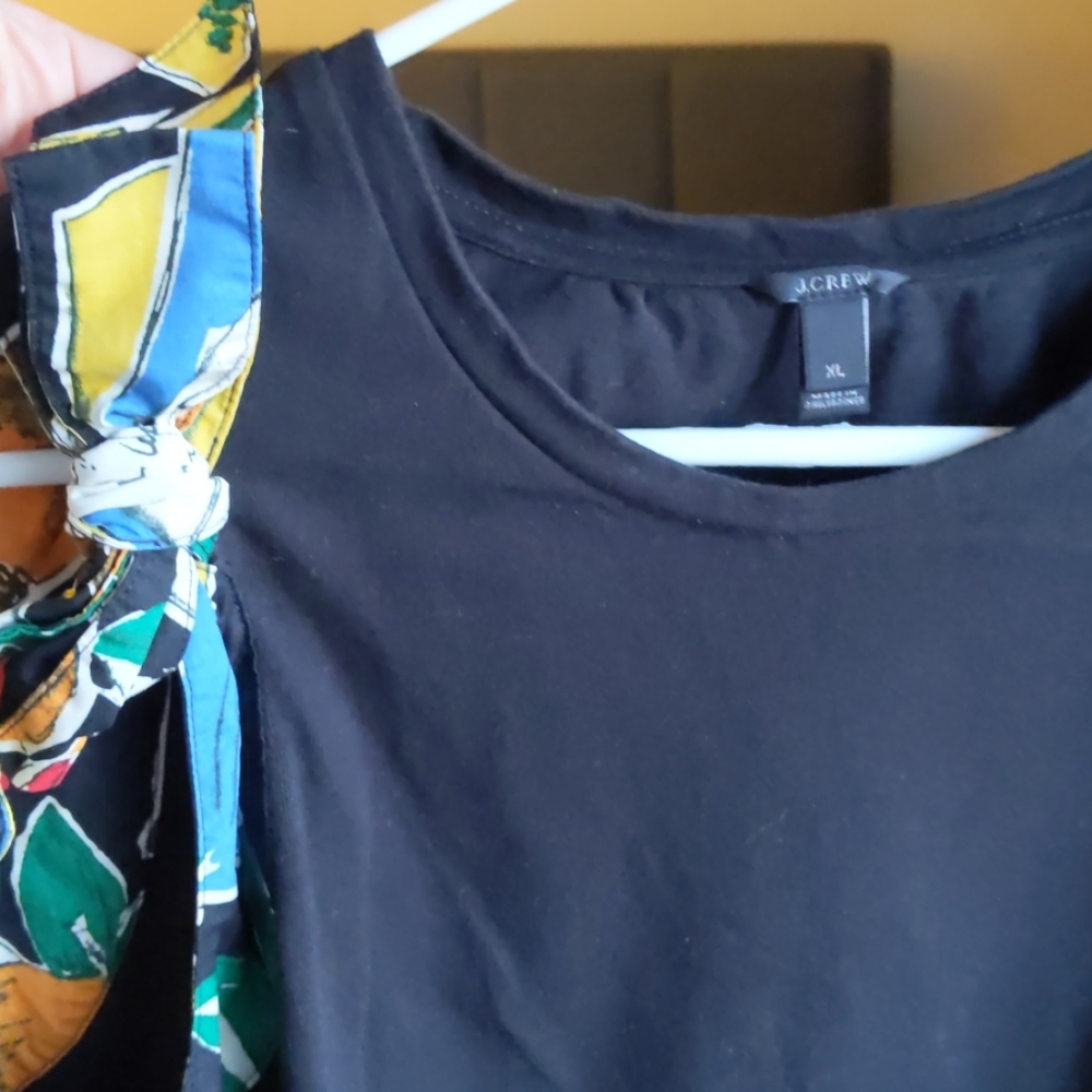 Bow sleeveless shirt